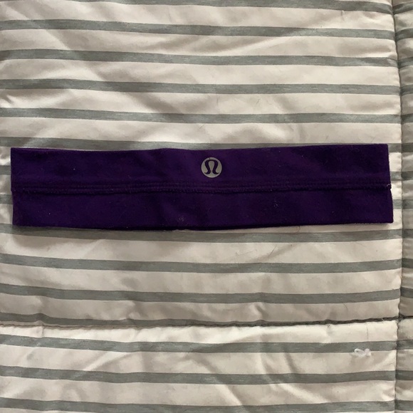 3 Lululemon Headbands- barely worn - Picture 3 of 4